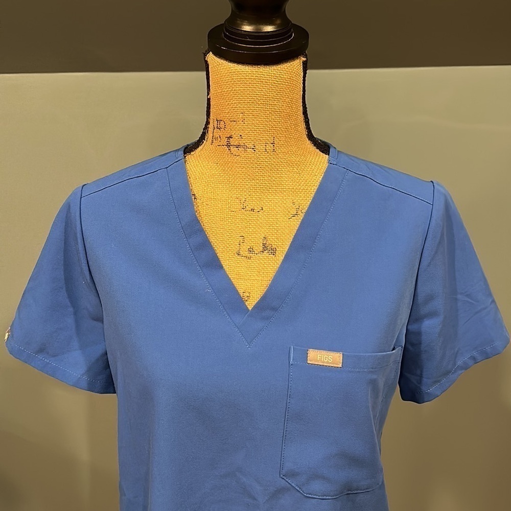 EUC Figs technical collection scrub top size small women’s - Picture 2 of 8